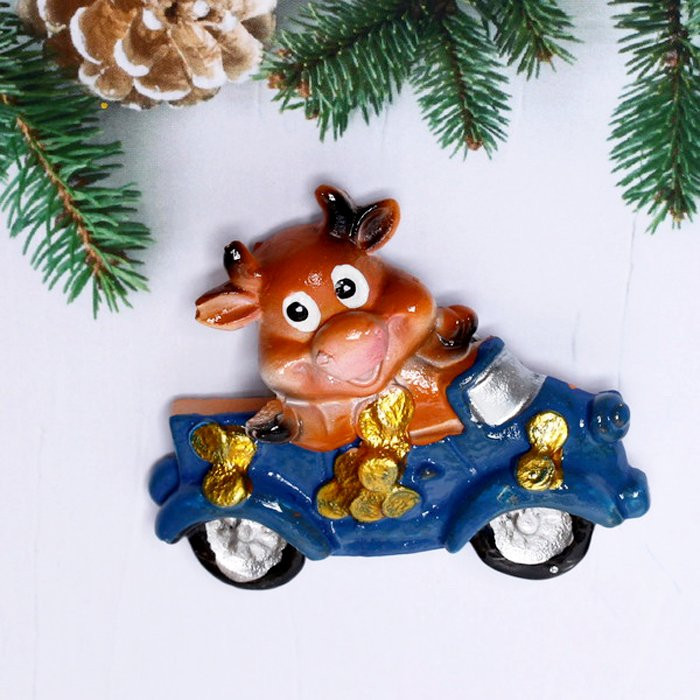 Магнит СГ "Бычок в автомобиле" 6*5,2см арт.541-357