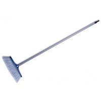 Щетка для пола пластиковая с черенком ФАНГО