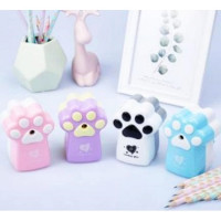 Точилка механическая (CENTRUM) пластиковая Лапки 9,5*7,3*9,9 см 1 отверстие ассортимент арт.71196