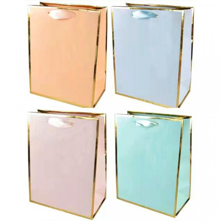 Пакет бумажный "deVENTE.Golden border" вертикальный 18*23*8см арт.9041225